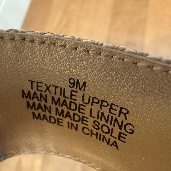 Lilly Pulitzer May Nude Bamboo Inspired Ankle Strap Block Heel Sandal Size 9 - Picture 8 of 9